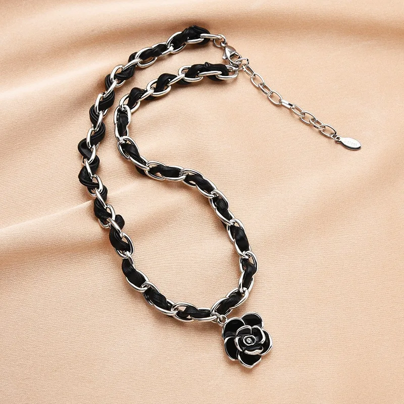 

White camellia necklace, KTVS women's collarbone necklace, fashionable clothing necklace, niche design necklace