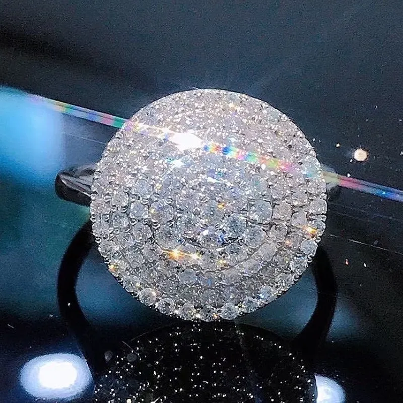 Huitan Bling Bling Zirkonia Ringe für Frauen modernes Modedesign Luxus Verlobung Hochzeit Braut schmuck Großhandel 2022