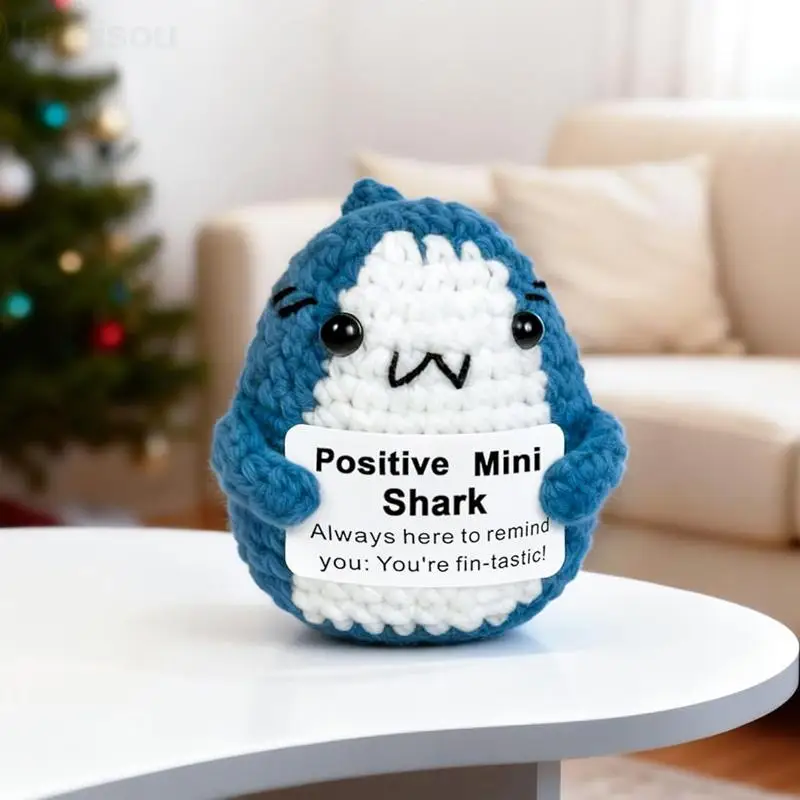 هدية سمك القرش الكروشيه على شكل حيوان إيجابي، قطة عاطفية صغيرة مع رسالة دعم عاطفي محبوكة يدويًا دمية البطريق
