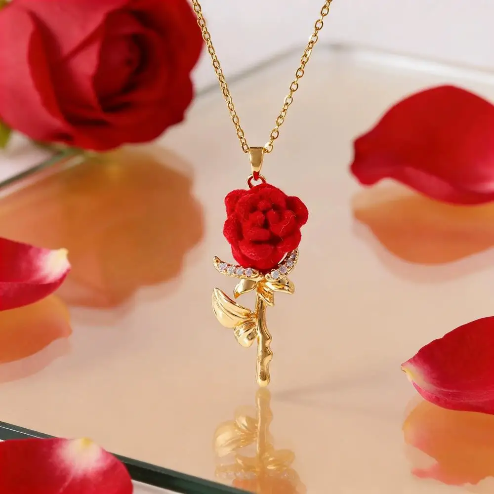Women's Rose Necklace with French Charm - Light Luxury Personality High-End Sense Versatile Fashion Accessory