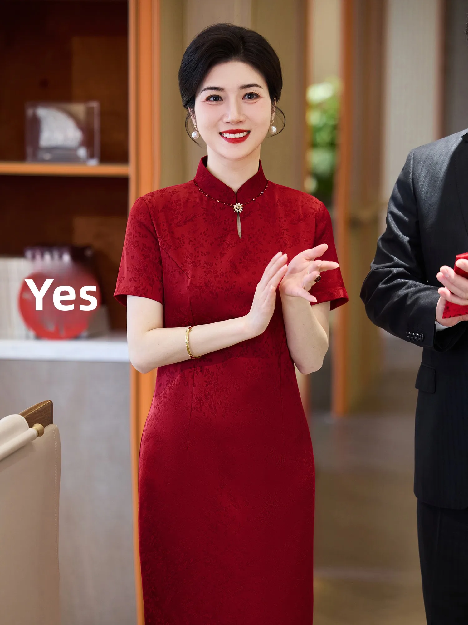 

Красный свадебный костюм Dr Ele Matron для летней китайской свадебной церемонии с коротким рукавом и круглым воротником