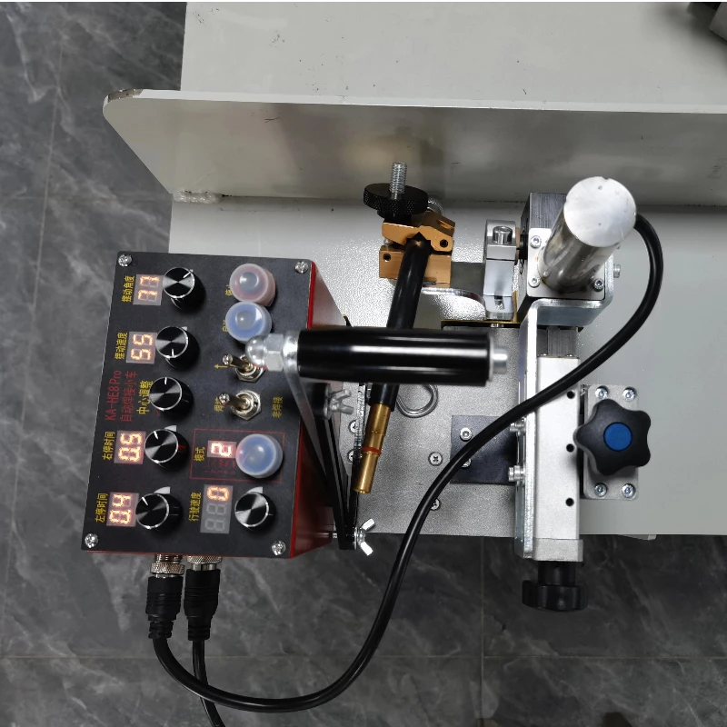 

KA-HE9 Поворотный тип Осциллирующий сварочный трактор с филе Автоматический продольный шов Портативное сварочное оборудование для металла Новая стоимость