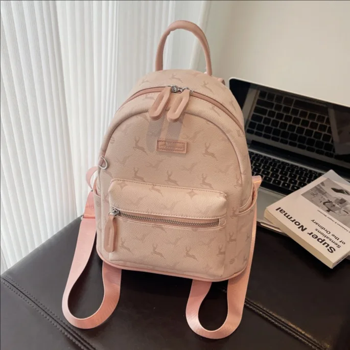 

Лето 2025 г., новый легкий студенческий рюкзак для поездок на работу, большой вместительный дорожный рюкзак, многоцелевая модная дизайнерская сумка-тоут