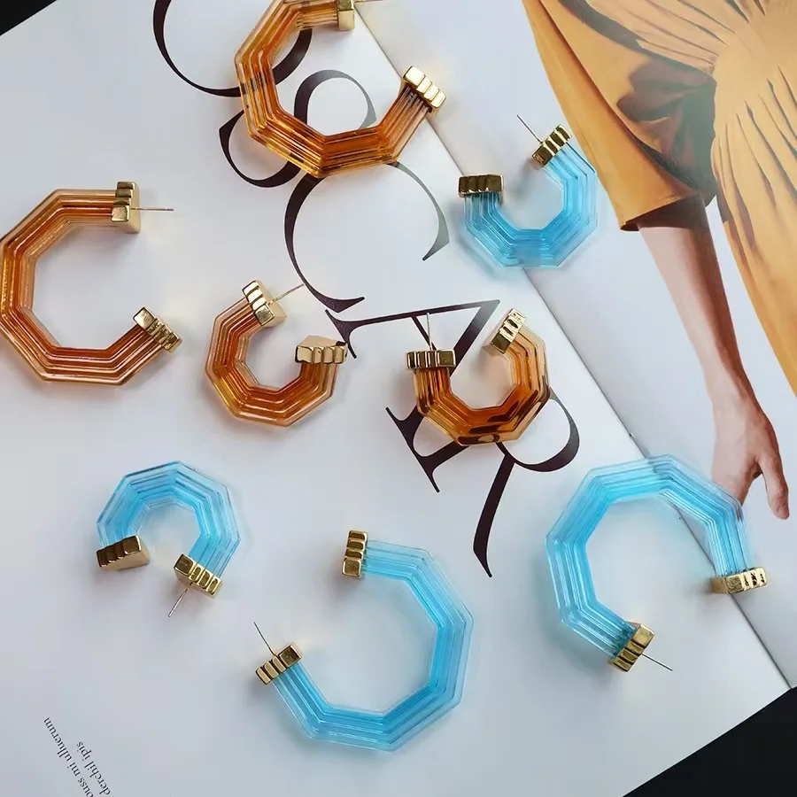 Fashion Retro C-shaped Earrings, Hexagonal Edge Resin Hoop Brass Gold-plated Material, Light Luxury, Simple and High-end Earring