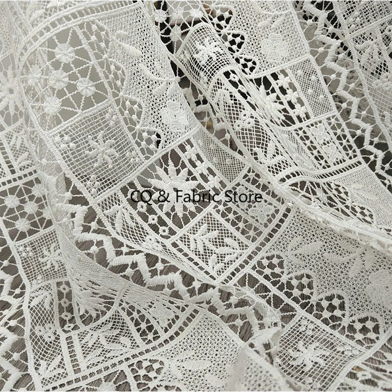 Tessuto di pizzo ricamato solubile in acqua bianco sporco per abbigliamento, abito, tessuto di design, materiali decorativi fai da te fatti a mano
