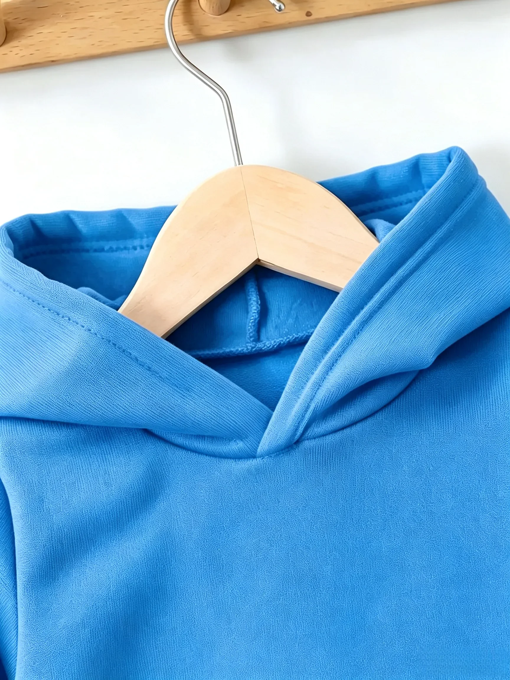 Zweiteiliges Sportoutfit für Jungen mit Kapuze und Rennmütze – Langärmeliges Kapuzensweatshirt mit Shorts für Kinder – Sportbekleidungsset – Detail 9