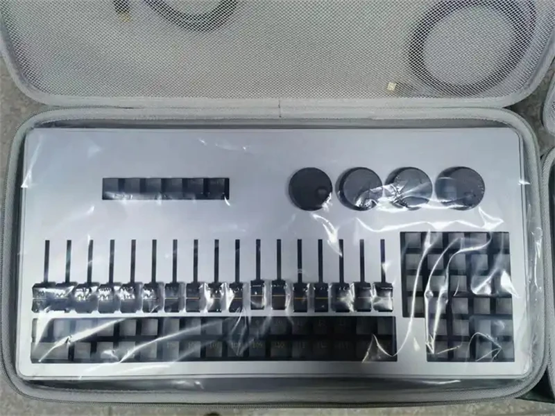 

Пульт управления освещением Plus Mini MA Commander для баров, дискотек и сценических шоу