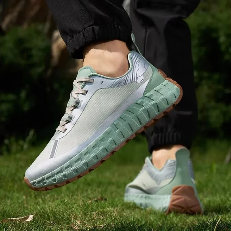 High-quality Cross-country Sports Outdoor Running Shoes for Men Casual Shoes Netted Mountaineering Trendy Shoes Casual Sneakers