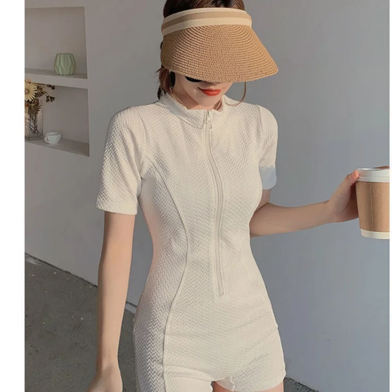 Neuer, schnell trocknender Shorts-Kurzarm-Badeanzug, halbhoher Ausschnitt, hoher Ausschnitt, einteiliger Badeanzug, einfarbiger Taucheranzug zum Schwimmen