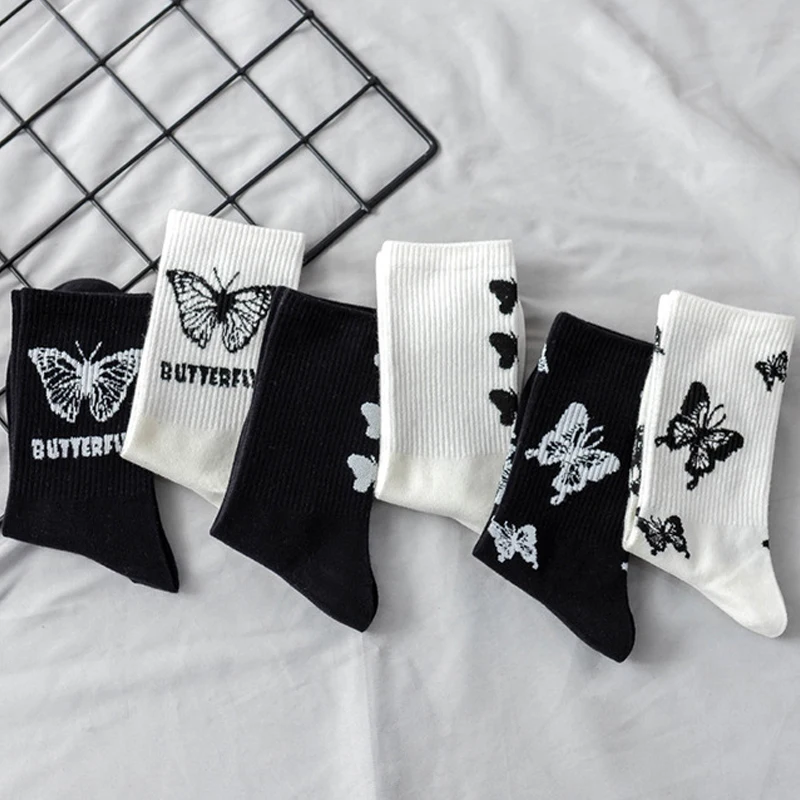 

Black White Cotton Socks For Women Fashion Black Butterfly Print Middle-tube Socks Harajuku Print Crew Breathable Socks