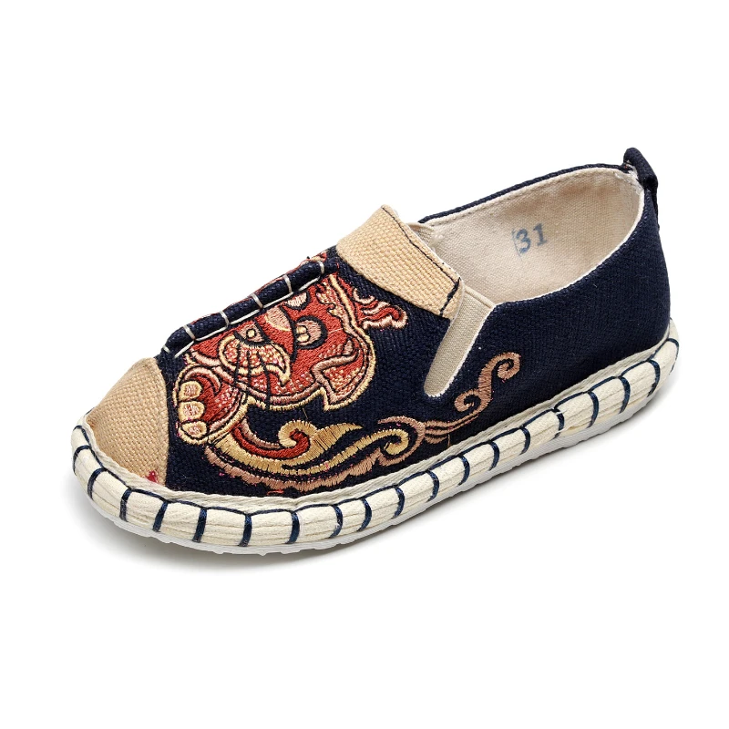 

New Old Beijing Cloth Shoes with Ethnic Style and Thousand Layered Embroidered Soles