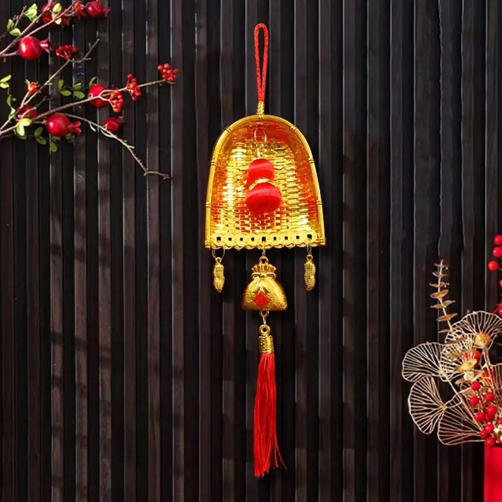 مكنسة بلاستيكية ذهبية معلقة على شكل ثعبان مزخرف، زينة معلقة محظوظة مع شرابة، قلادة السنة الصينية الجديدة اللطيفة