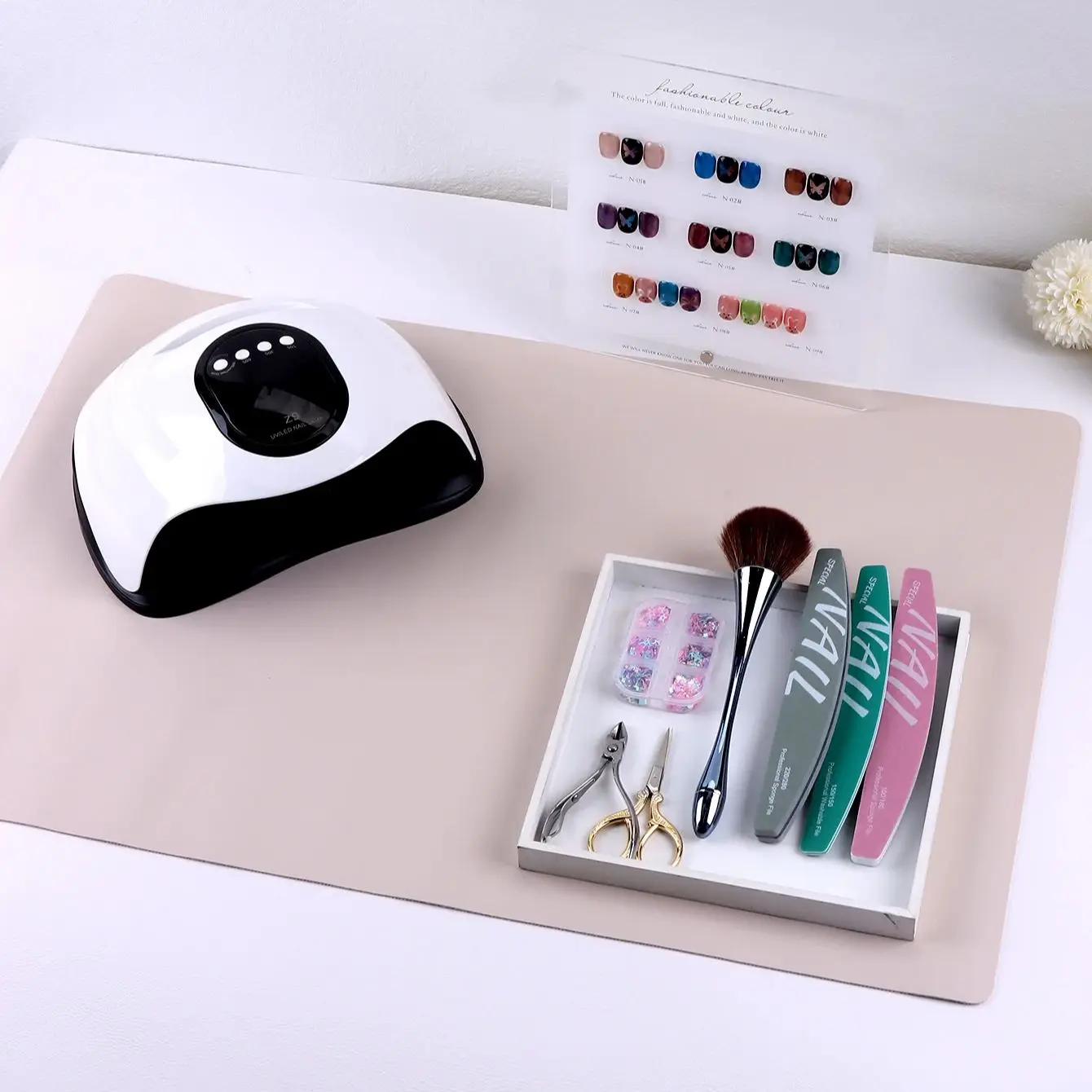Nail Art Table Mat, Pink White Soft Microfiber PU Leather Nail Pad, Foldable Nail Art Rest Pad, Reusable Nail Mat for Table Desk