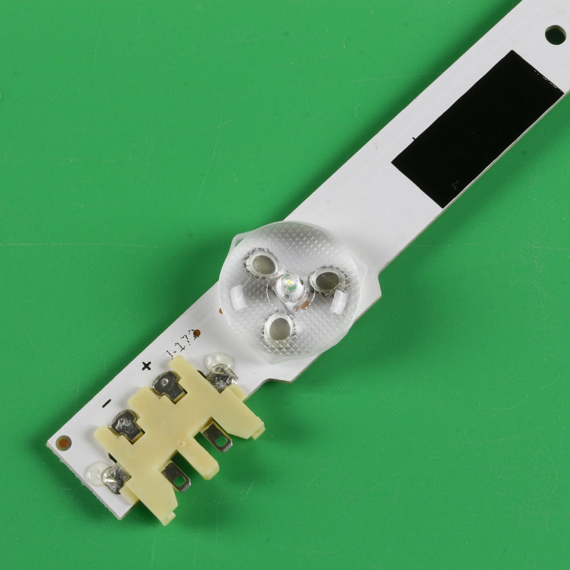 LED strip for UA40F5300 UA40F5501 UA40F6100 UA40F6300 CY