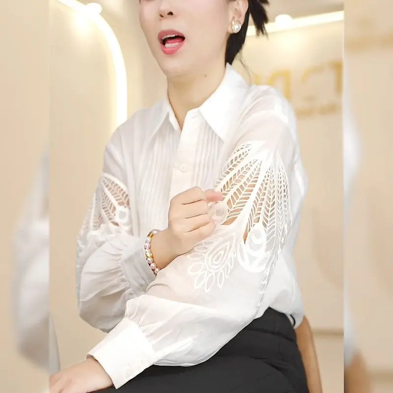 White hollow crochet POLO collar shirt women's 2026 spring and autumn fashion western long-sleeved shirt age-reducing top