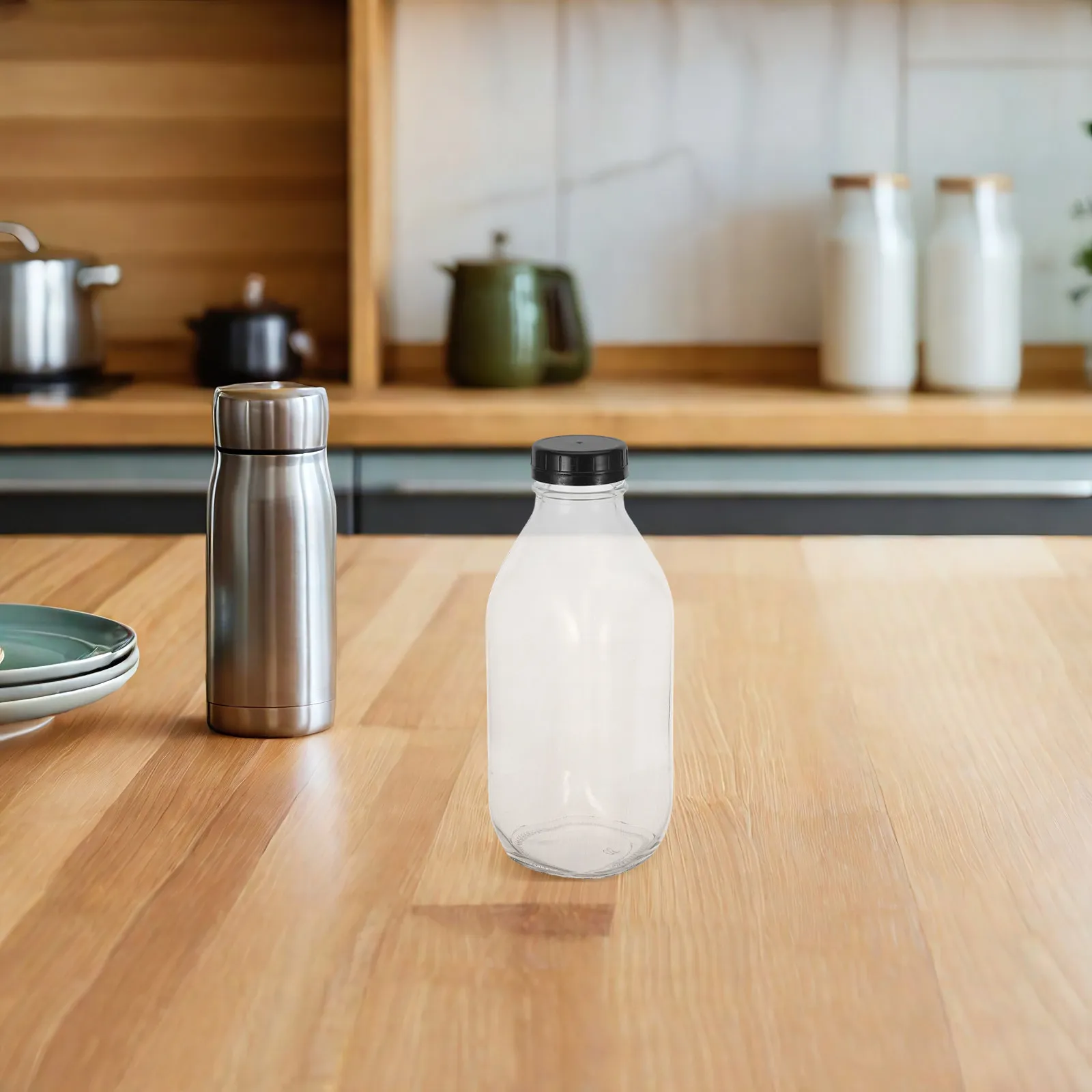 2個入り、漏れ防止機能付き、透明な小型ジュースボトル。プラスチック製の蓋付きで、冷たいコーヒーや牛乳を入れるのに最適。繰り返し使用可能。