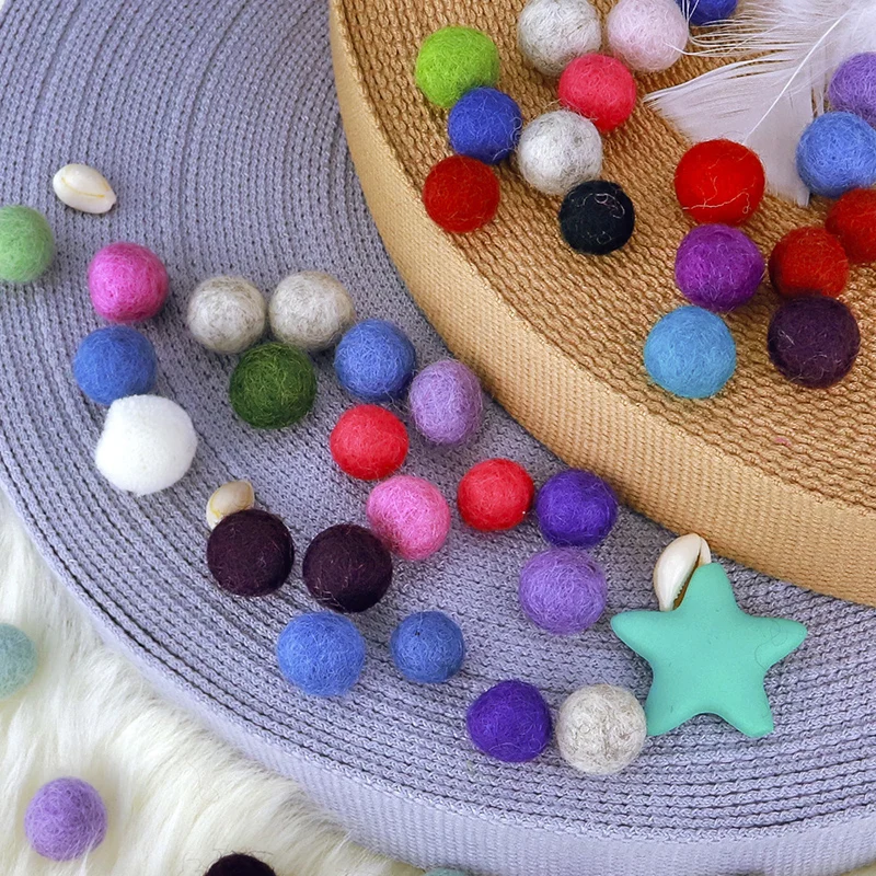 50 Stück Wollfilzkugeln, 2 cm, DIY-Bastelbedarf, runde Bommel, Großhandel, gemischte Farben, 30 Stück Weihnachtsdekoration, handgefertigte Filzwolle
