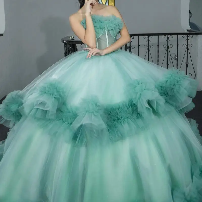 Fashionable Quinceanera Dress with Tiered Frilled Dress Pleat Strapless Belt Robe Quinceanera Rouge Custom Made