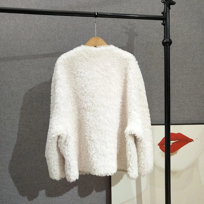 2025ฤดูหนาวใหม่มาถึงแกะShearling Fur-Trimmed Coatผู้หญิงBatwingแขนVคอเสื้อหนังเทียมJT514