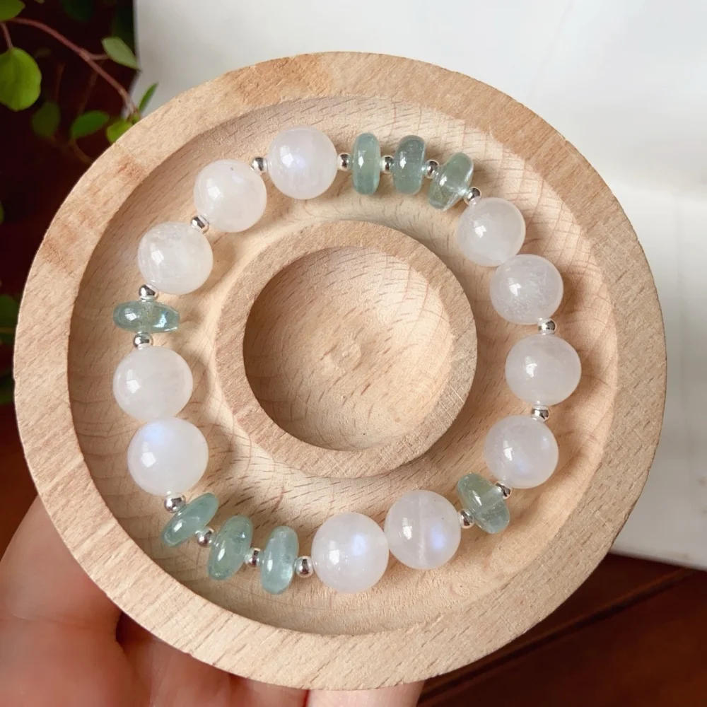 

10MM Natural Blue Moonstone And Blue Topaz Bead Bracelet Healing Crystal Charm Bracelets for Women Energy Jewelry Gift 1PCS