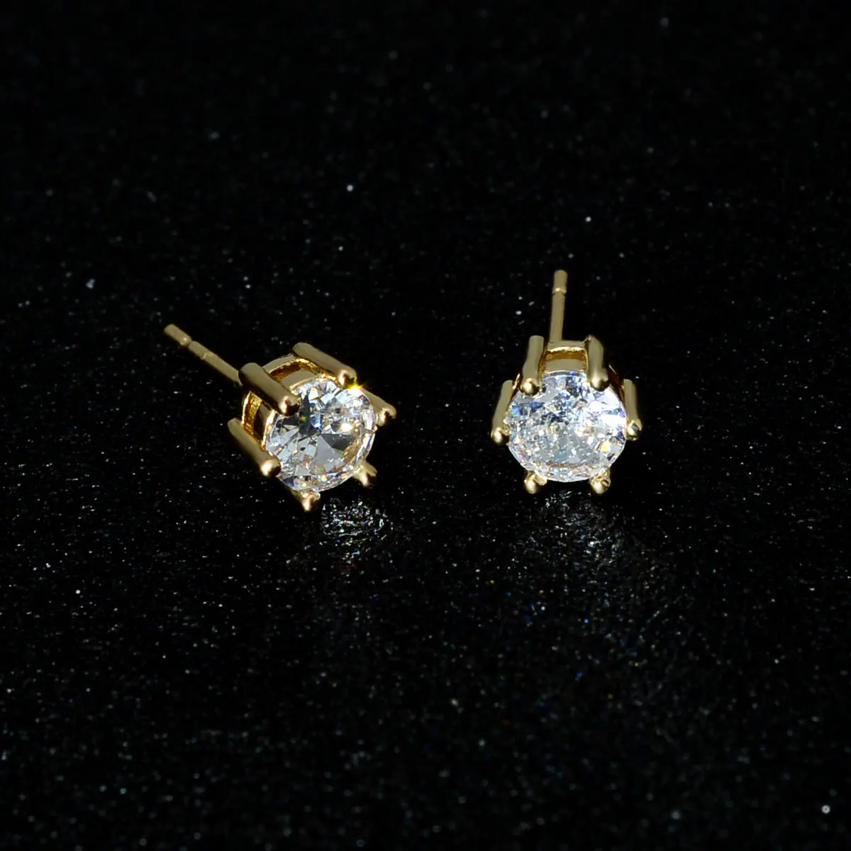 1Pair 3/4/5mm Crystal Stud Earring For Women Girls Charm Shiny Zircon  Piercing Earring 2024 Fashion Wedding Party Fine Jewelry image 4