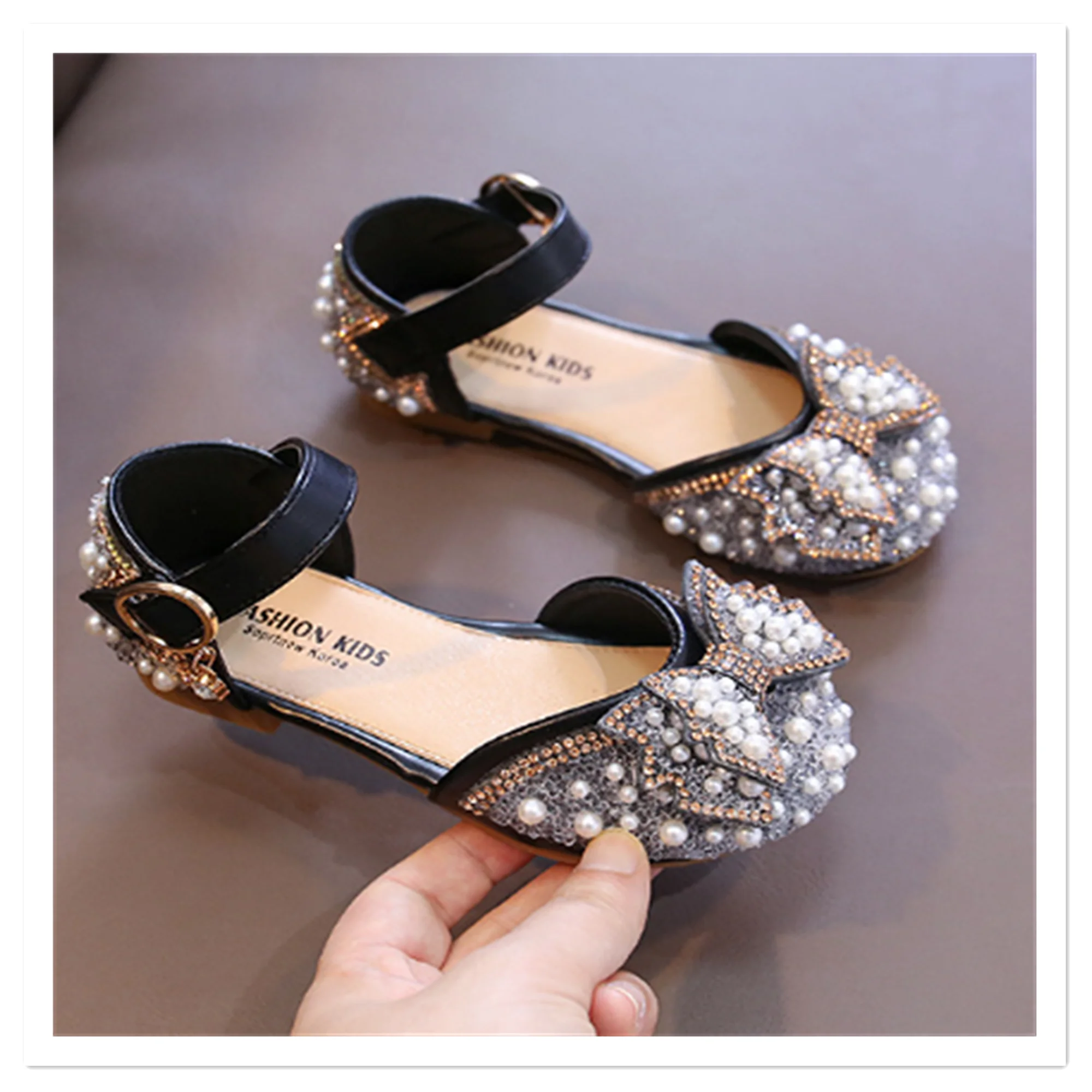 2023 Summer Girls' Princess Shoes Soft Sole Korean Edition Children's Little Girls Dance Pearl Single Shoes Half Bright Diamond