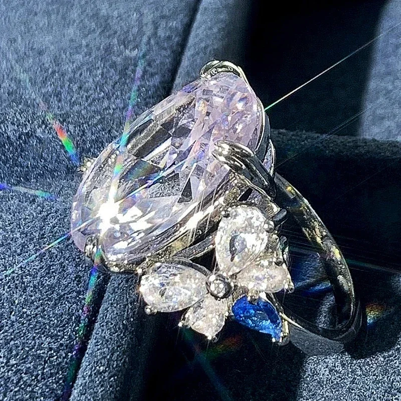 Huitan Exquisite Schmetterling Ringe Frauen für Hochzeit Luxus Große Oval CZ Silber Farbe Engagement Party Ringe Wunderschöne Dame Schmuck