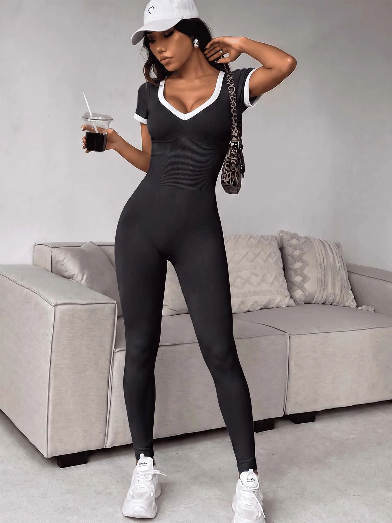 Women Contrast Trim V Neck Short Sleeve Yoga Jumpsuit Ribbed One Piece Fitness Bodysuit Seamless Gym Workout Sportswear