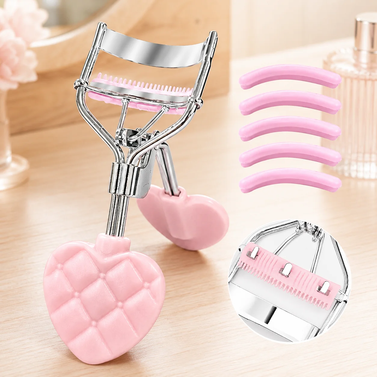 1/6/16pcs pink love handle with comb eyelash curler, which makes eyelashes curl more permanently, suitable for beginners.