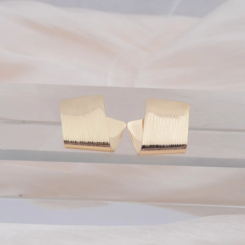 Folded Metal Earrings Stud Fashionable Personality Square Women's Jewelry Earrings Bijoux New Stylish Niche Design Small Earring