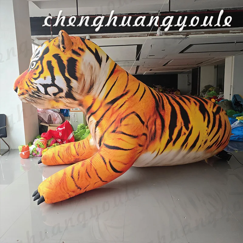 Inflatable cartoon tiger air model custom outdoor light climbing wall Northeast tiger shopping mall scenic decorative props