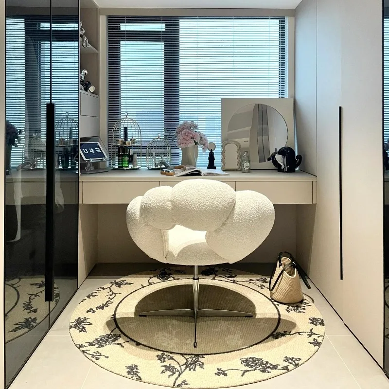 Taburete de tocador para dormitorio, silla de maquillaje de lana de cordero estilo crema, asequible, de lujo, para dormitorio de niña, silla giratoria para manicura