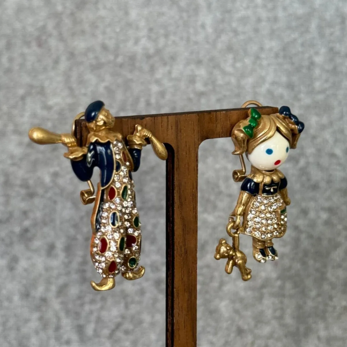 Vintage Circus Clown Stud Earrings Temperament Versatile Luxury Earrings Retro Niche Zircon Earrings