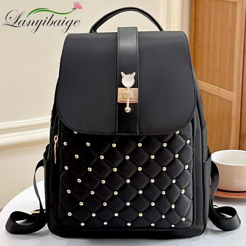 

Fashion Women Backpack High Quality Rivet Decoration Bookbag Large Capacity Travel Back Pack Casual Lides Shoulder Bags Mochilas