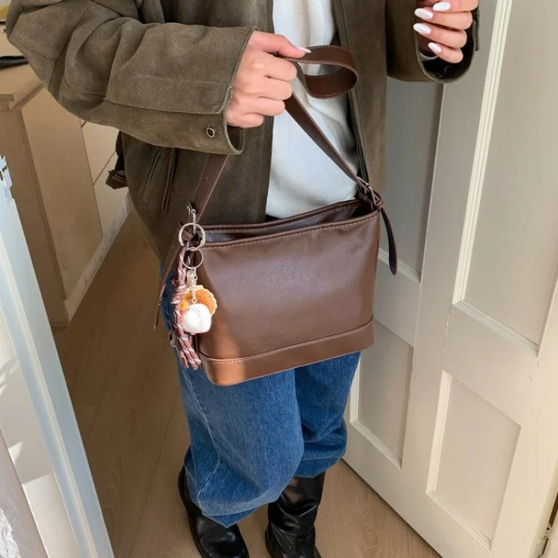 

Elegant Women's Messenger Bag Made Of Sable-Print Leather Boasting High-End Austria Trendy Vintage Spacious Look