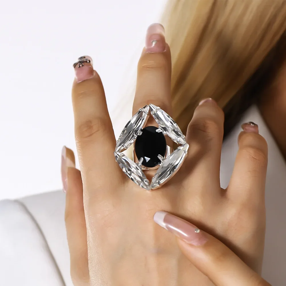 Fashion Bridal Black Large Crystal Rings for Women Finger Accessories 2024 Wedding Bling Statement Open Ring Adjustable Jewelry