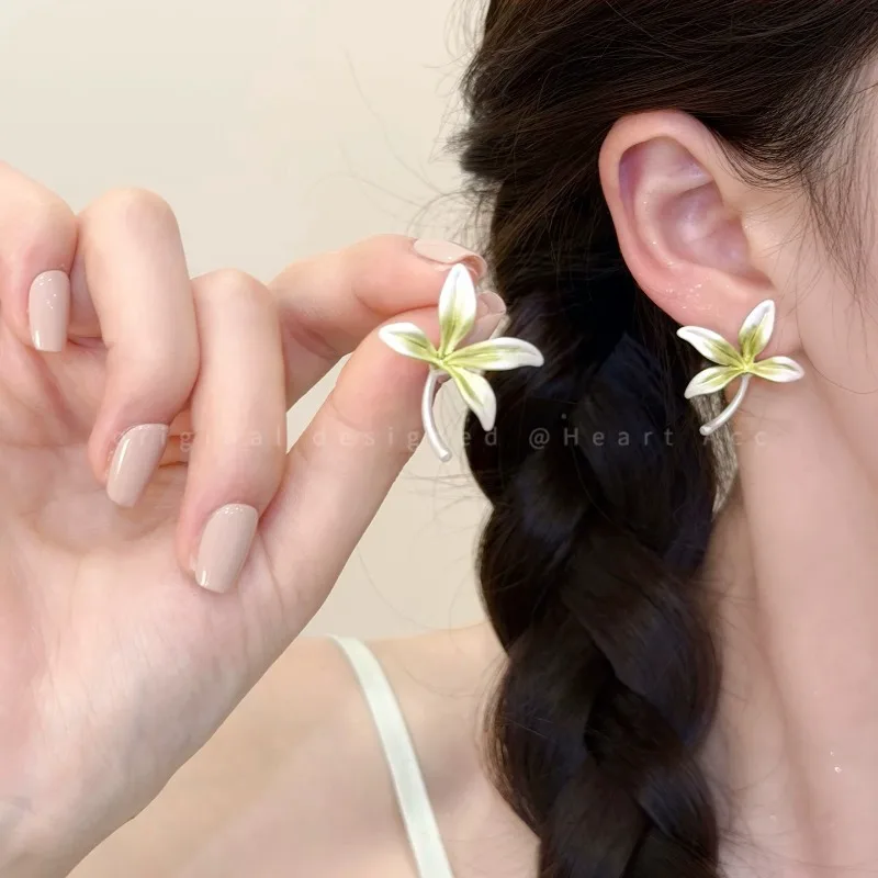 Stud Earrings Green Sculpted Flower Acrylic Lightweight Hypoallergenic Elegant Fresh Daily Jewelry for Women Summer Style