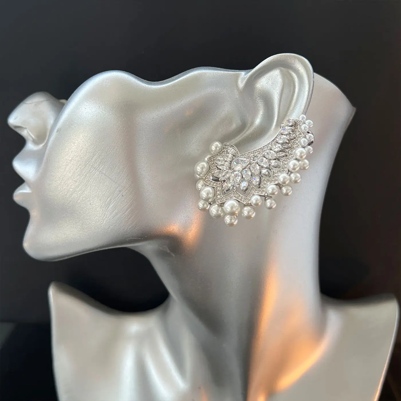 Light‑Luxury Crescent Hollow Pearl Zircon Stud & Clip‑On Integrated Earrings for Women, Super Sparkling Full‑Pave Exquisite Part