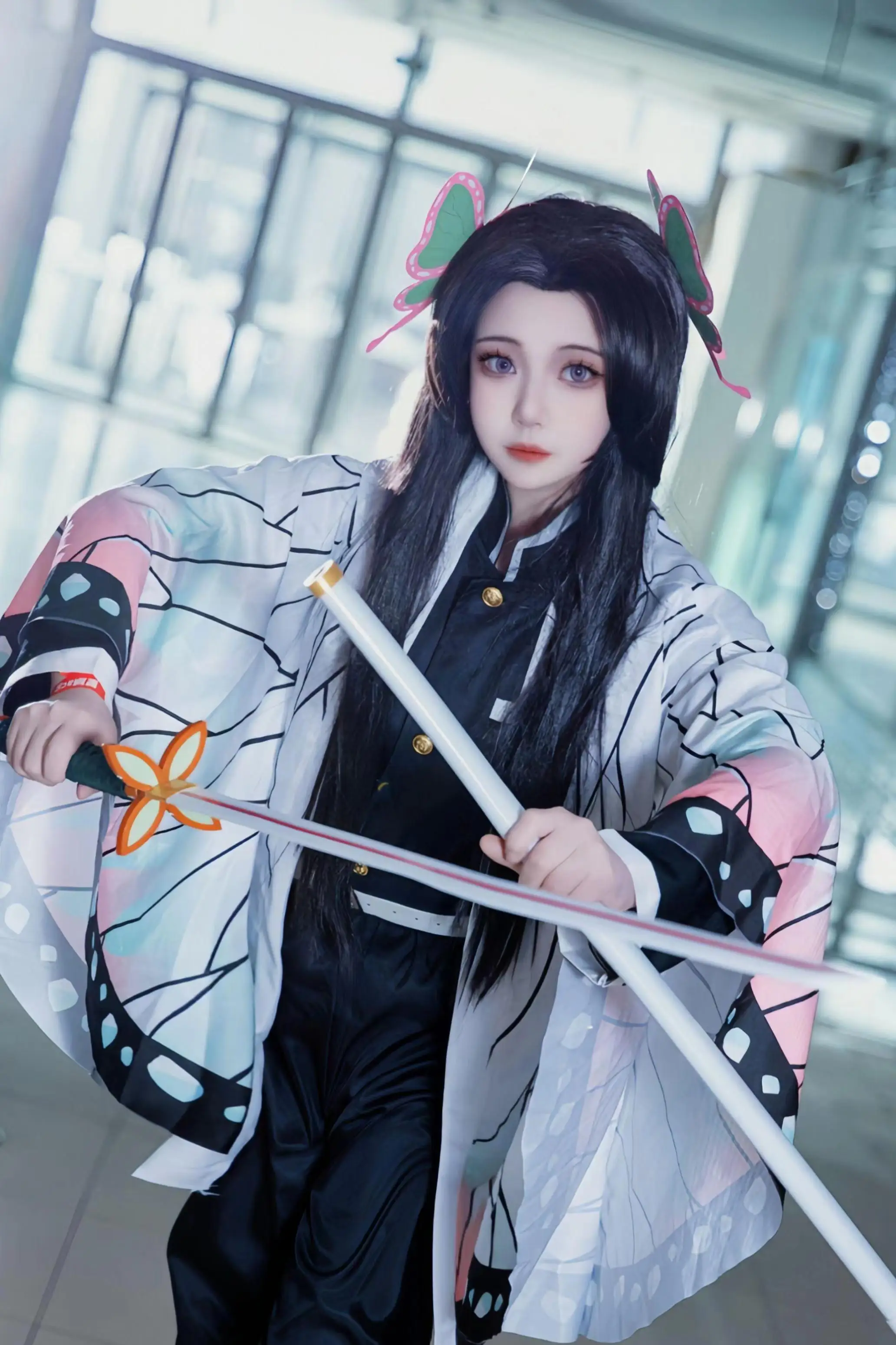 Disfraz de Anime Demon Slayer, peluca Kochou Shinobu, uniforme tipo kimono, Kimetsu No Yaiba Haori, trajes con capa para fiesta para niños y adultos