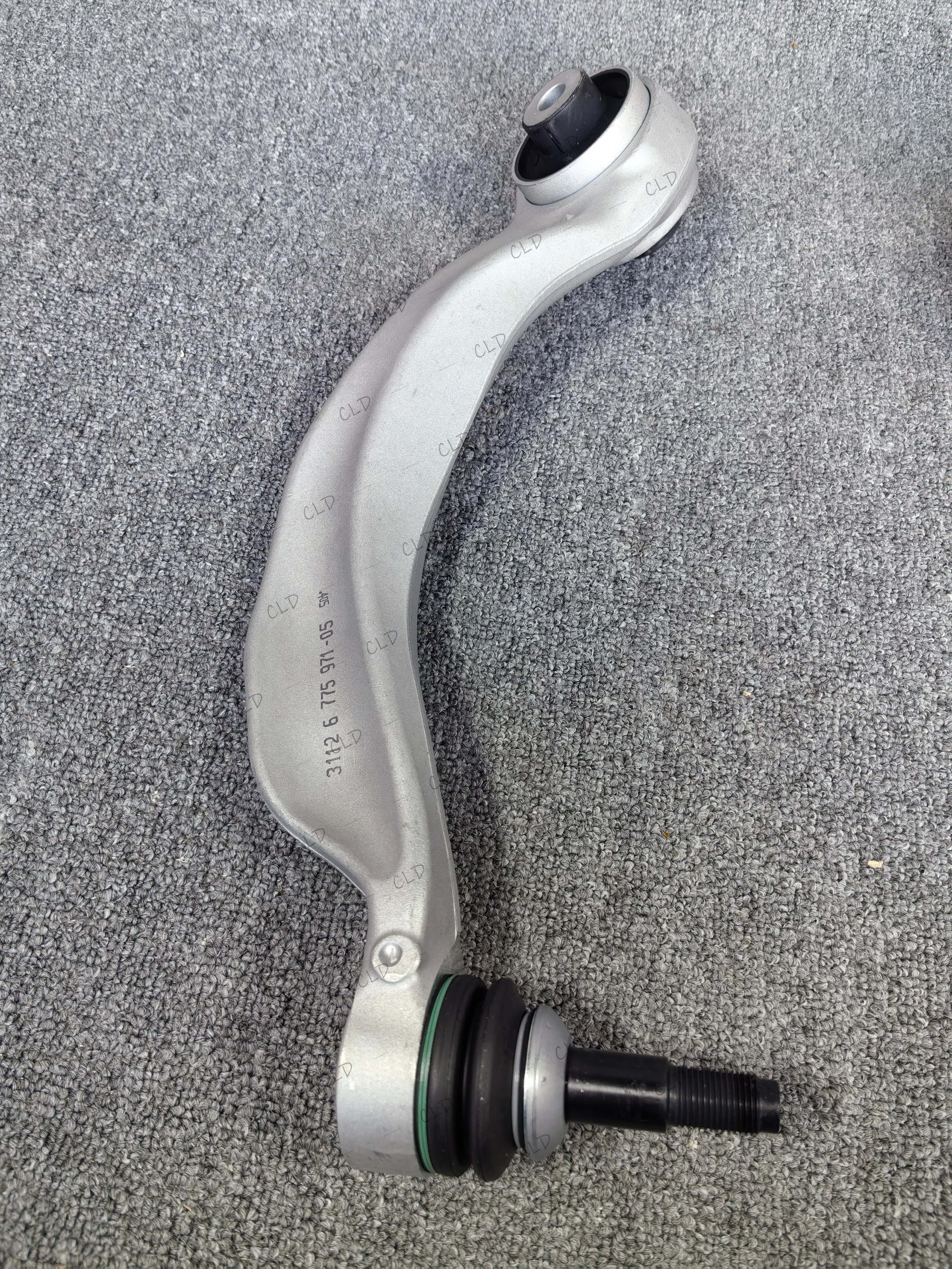 31126775971 31126775972 is suitable for BMW 5 Series and 6 Series left and right front lower crossbeam control arms, part number