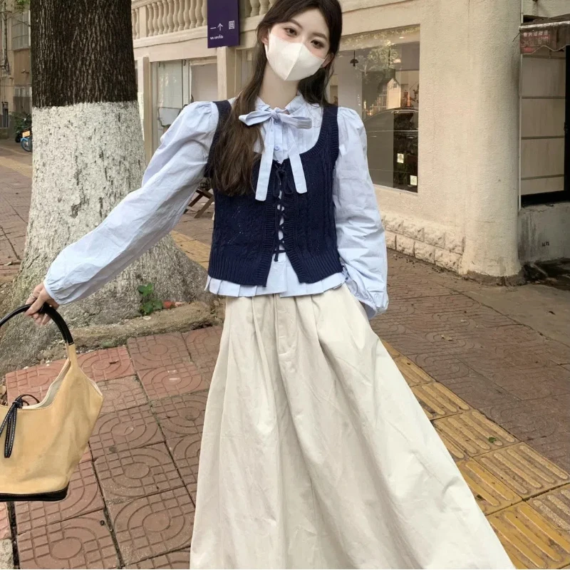 

New Style with Vintage Fried Dough Twists Vest Vest and Korean Bubble Sleeve Versatile Shirt Two-piece Women