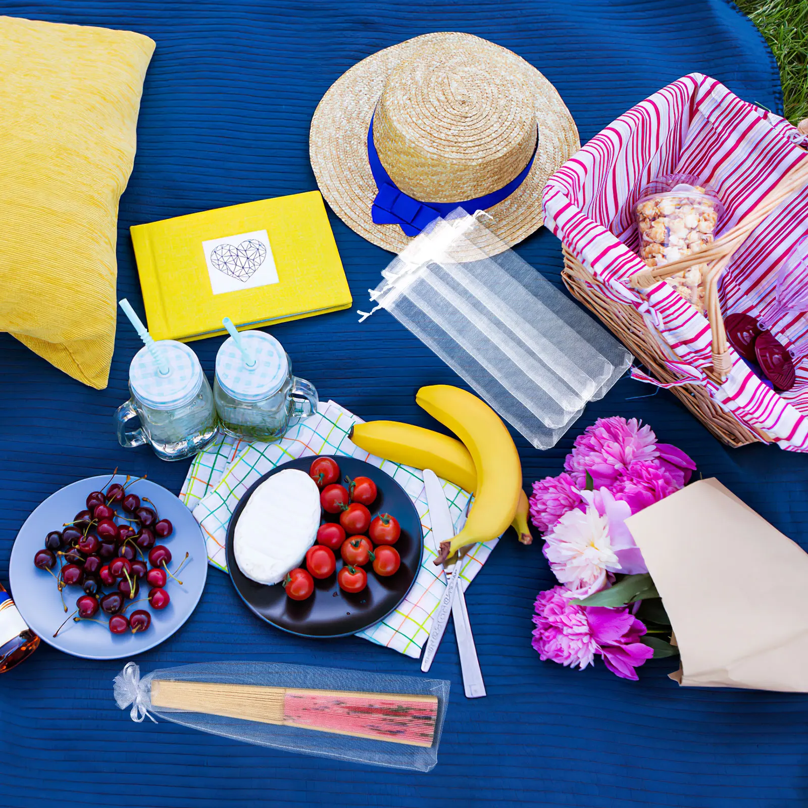 

50Pcs Yarn Bag Hand Fan Organza Drawstring Bags Handheld fan Craft pouches Souvenirs Gift Wrapping Bags Party Wedding candy Favo