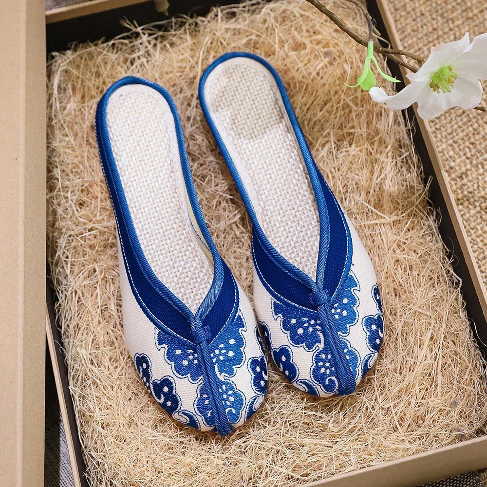 

Handmade Mesh Breathable Flat Slippers Women's Flat Heel Old Peking Shoes Design Soft Sole Slippers Beach Flip Flops