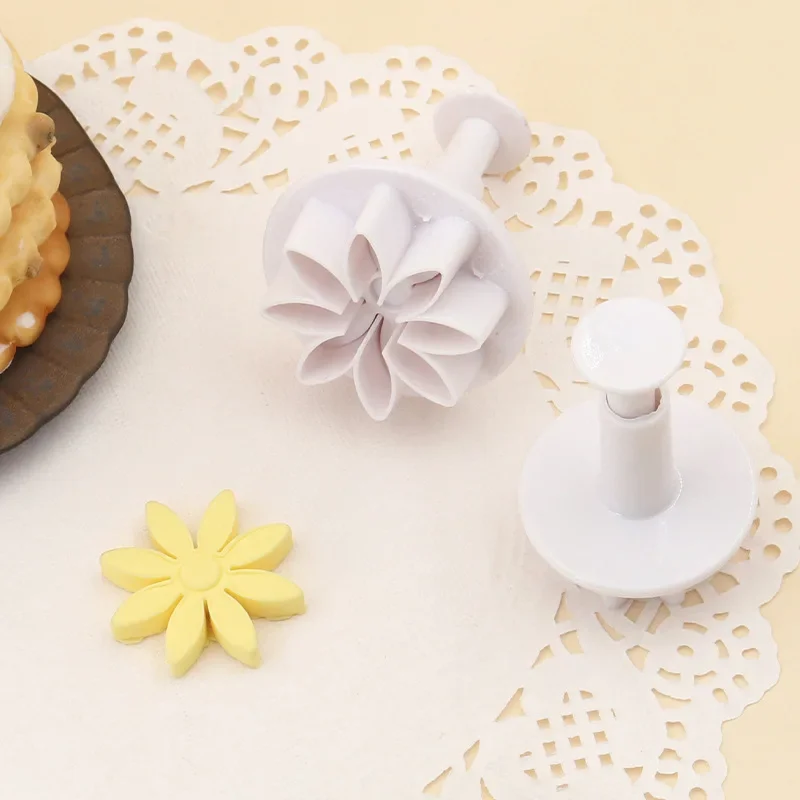 4PCS Push-type Cookie Cutter Spring Cookie Mold Biscuit Daisy Flower Mold DIY Pastry Cake Fondant Stamp Cake Tools