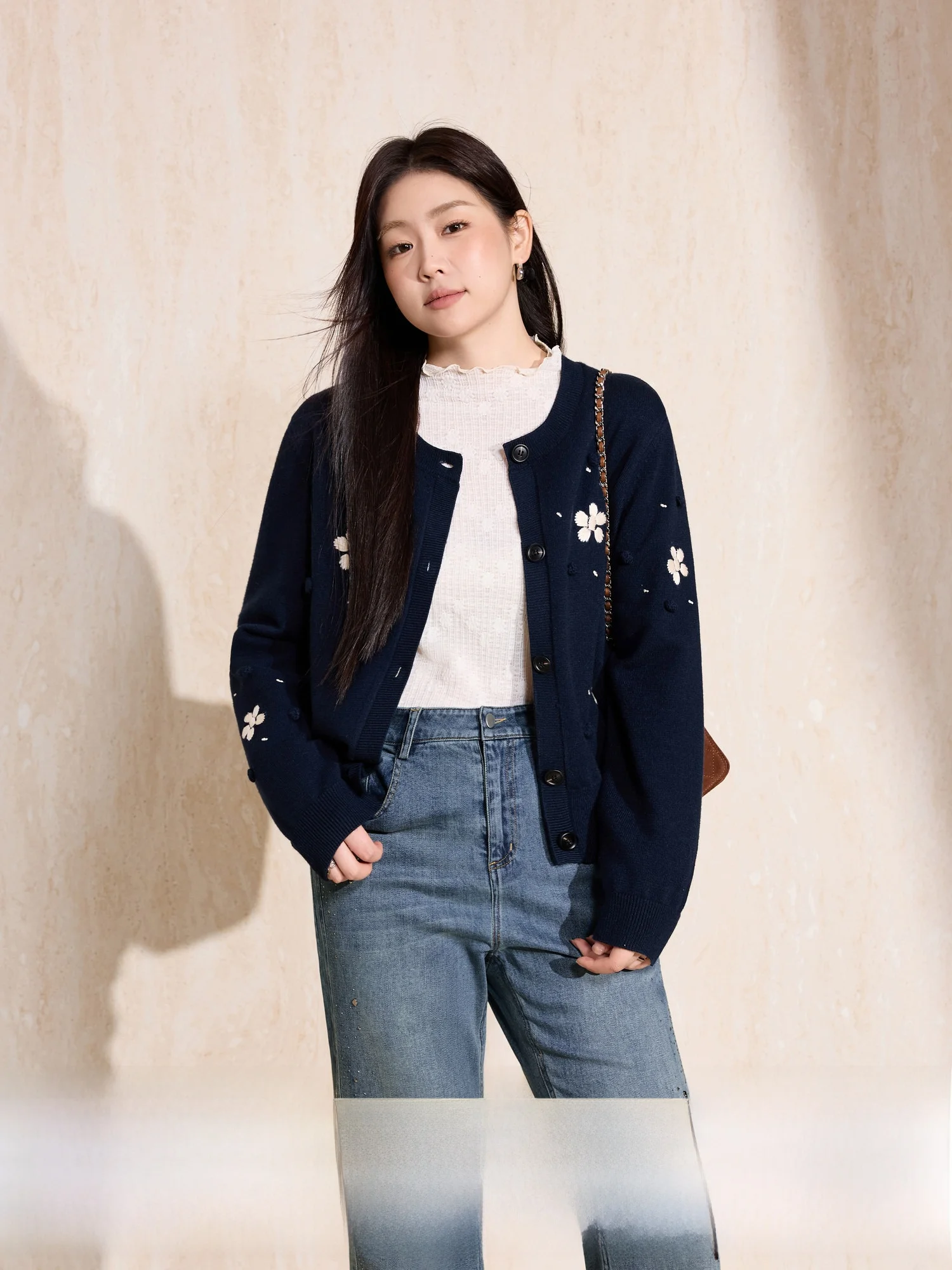 

Blue Language Large Size Women's round Ne Hand Embroidered Knitted Cardigan Spring New Heavy Design Sweater Jaet