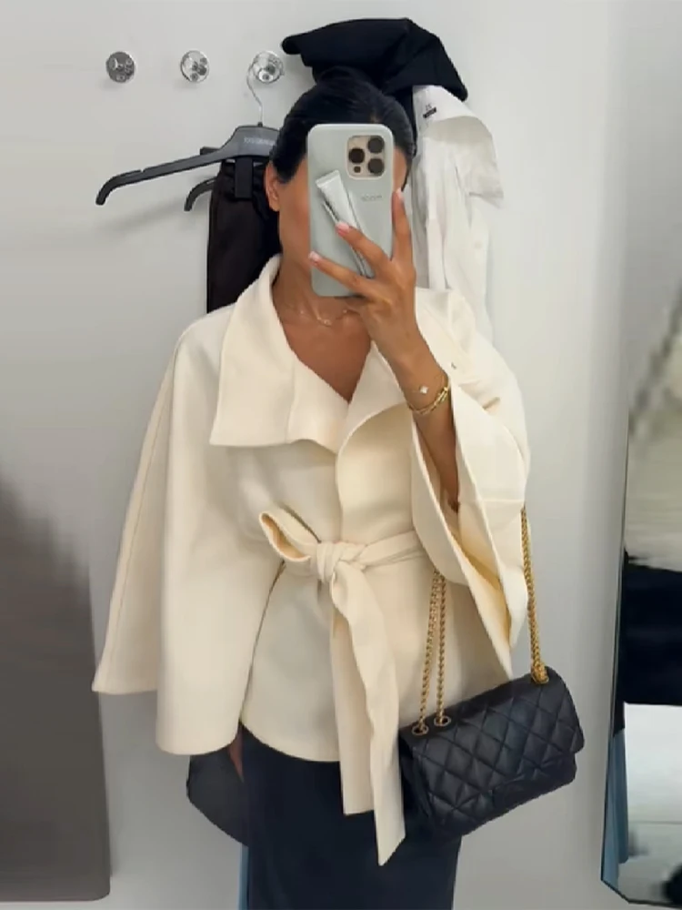 Рисунок 4 - Шикарная винтажная накидка с поясом