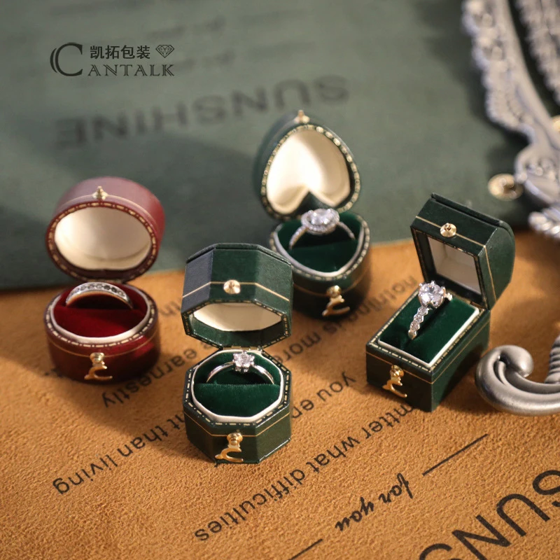 

1pc Vintage Portable Mini Ring Box Exquisite Fashion High-end Jewelry Shooting Prop Light Luxury Jewelry Box Engagement Ring Box