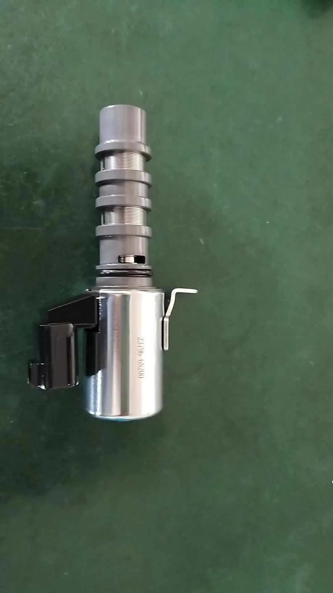 

Oil Control Variable Valve for qr20 qr25 x-trail t30 Timing Solenoid VVT Valve 23796-6N200 23796-AU000 23796-AU00A 23796-AU00B 2