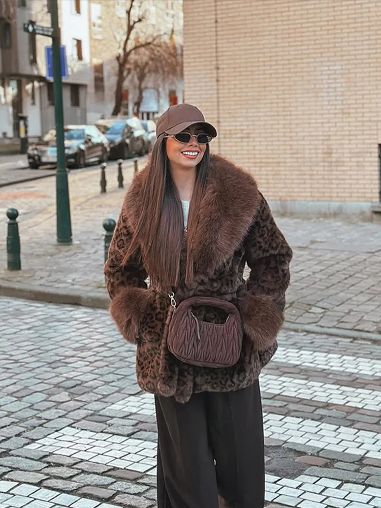 Abrigo de piel sintética con cordones y solapa de leopardo para mujer, moda de felpa con cuello en V, chaquetas holgadas y cálidas de manga larga para ir al trabajo en la calle, prendas de vestir para invierno