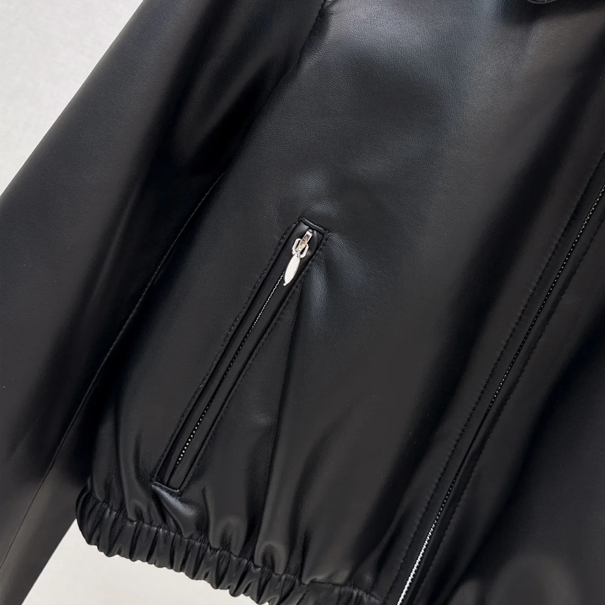 High Quality Women Solid Cropped Jacket Lapel Zipper Pocket Elastic Hem Long Sleeve Short Outerwear lyt2672684